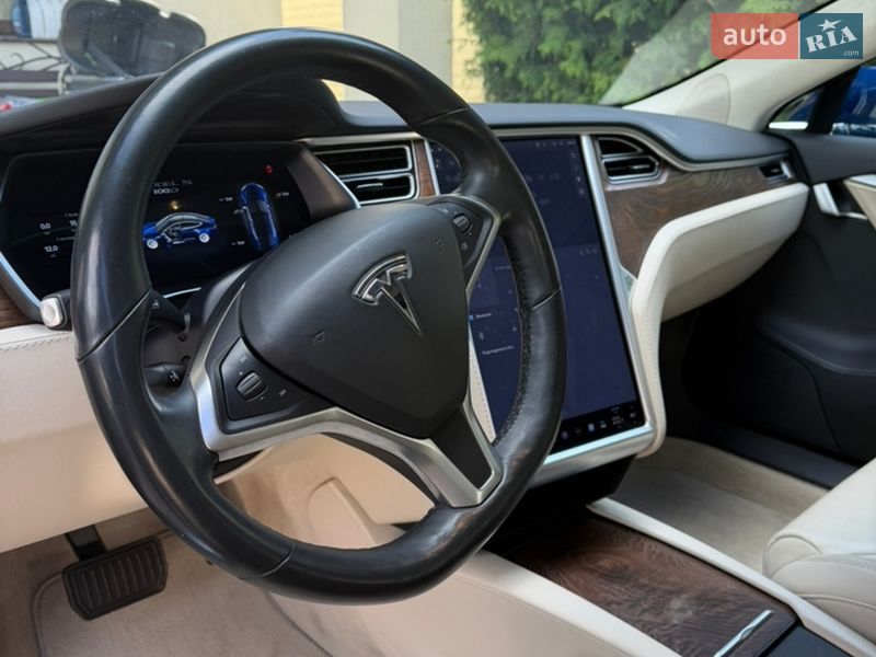 Лифтбек Tesla Model S 2018 в Харькове