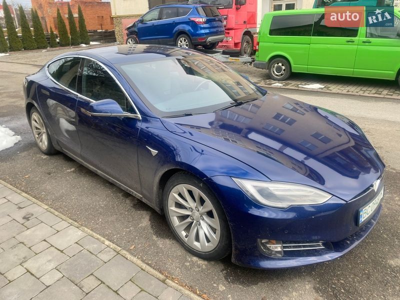 Ліфтбек Tesla Model S 2017 в Самборі