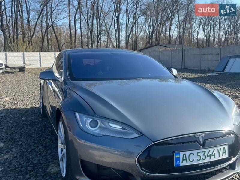 Лифтбек Tesla Model S 2013 в Луцке