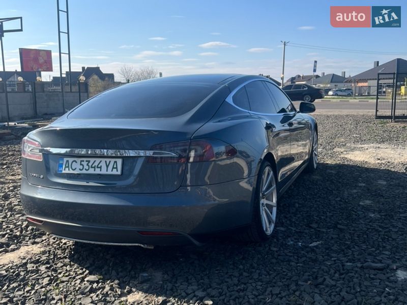 Лифтбек Tesla Model S 2013 в Луцке