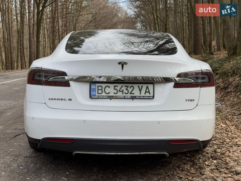 Ліфтбек Tesla Model S 2015 в Кропивницькому