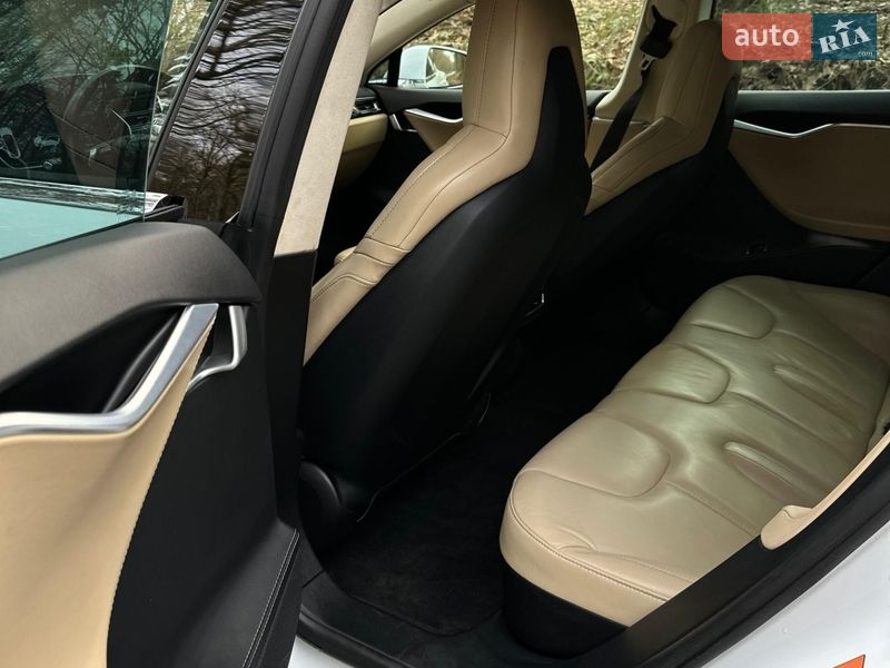 Лифтбек Tesla Model S 2015 в Кропивницком фото 11 Лифтбек Tesla Model S 2015 в Кропивницком