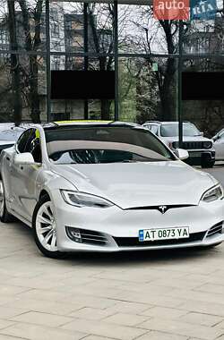 Лифтбек Tesla Model S 2016 в Ивано-Франковске