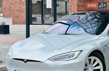 Ліфтбек Tesla Model S 2016 в Івано-Франківську