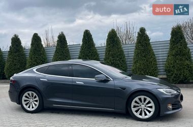 Лифтбек Tesla Model S 2017 в Львове