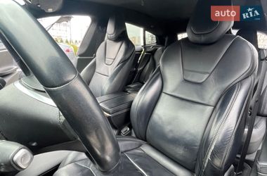 Лифтбек Tesla Model S 2017 в Львове