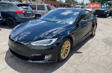 Лифтбек Tesla Model S 2018 в Тернополе