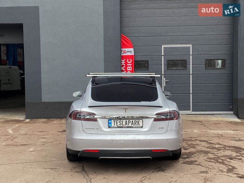 Лифтбек Tesla Model S 2013 в Киеве