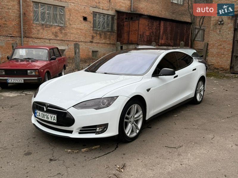 Ліфтбек Tesla Model S 2014 в Умані фото Ліфтбек Tesla Model S 2014 в Умані