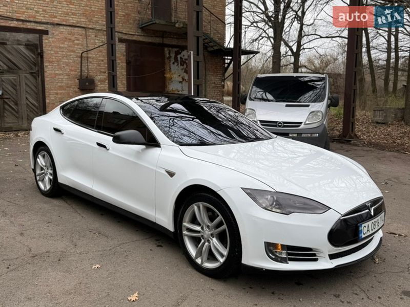 Ліфтбек Tesla Model S 2014 в Умані фото 8 Ліфтбек Tesla Model S 2014 в Умані