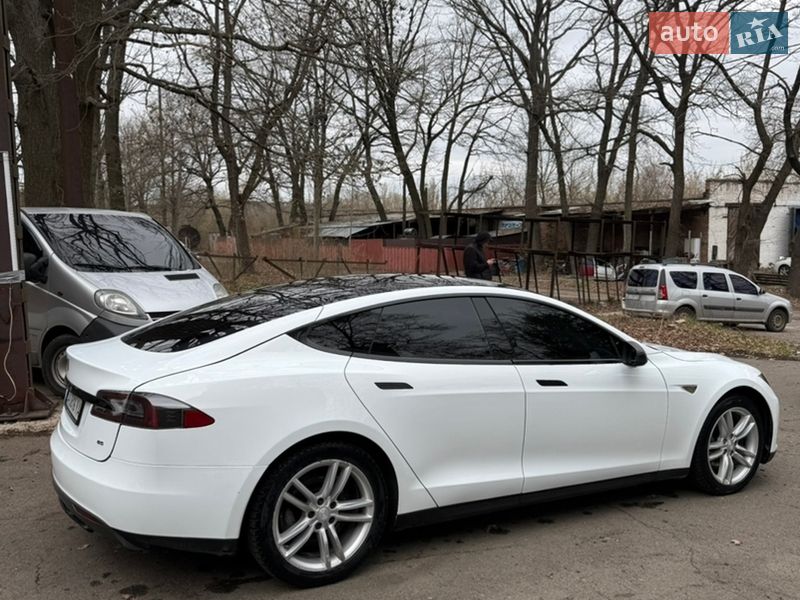 Ліфтбек Tesla Model S 2014 в Умані фото 21 Ліфтбек Tesla Model S 2014 в Умані