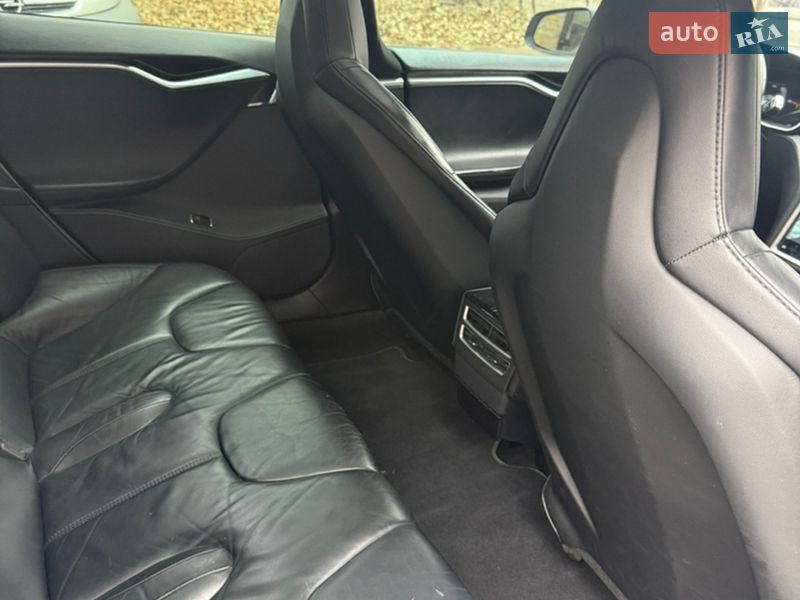 Ліфтбек Tesla Model S 2014 в Умані фото 27 Ліфтбек Tesla Model S 2014 в Умані