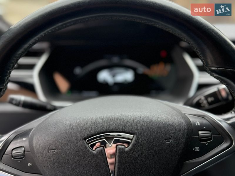 Ліфтбек Tesla Model S 2014 в Умані фото 32 Ліфтбек Tesla Model S 2014 в Умані