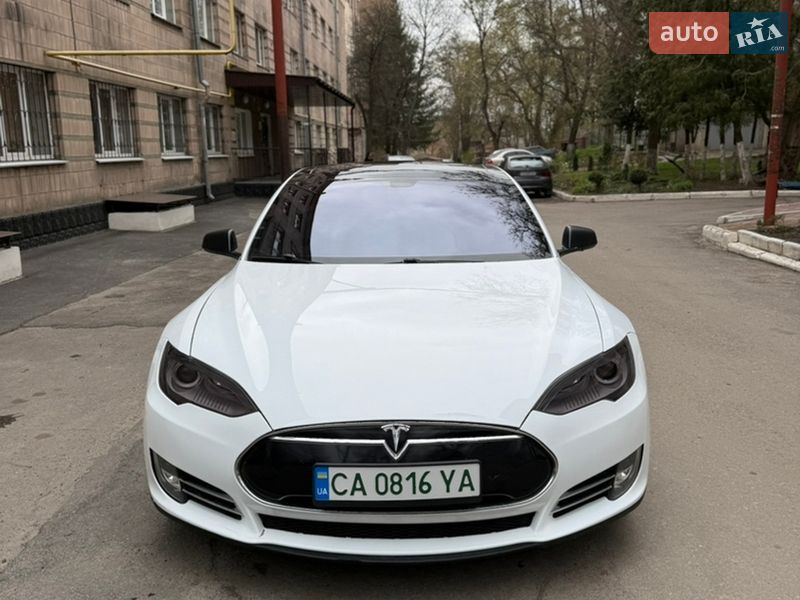 Ліфтбек Tesla Model S 2014 в Умані фото 44 Ліфтбек Tesla Model S 2014 в Умані