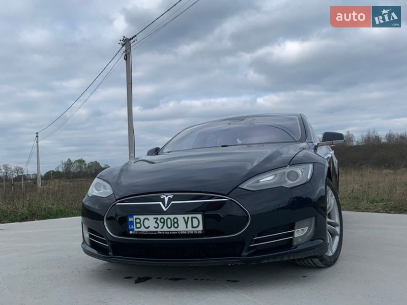 Tesla Model S 2013