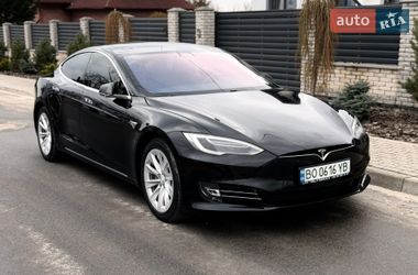 Ліфтбек Tesla Model S 2017 в Тернополі