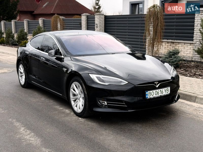 Лифтбек Tesla Model S 2017 в Тернополе