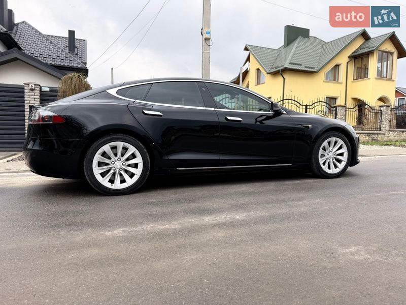 Лифтбек Tesla Model S 2017 в Тернополе