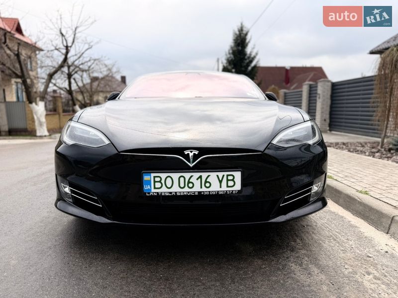 Лифтбек Tesla Model S 2017 в Тернополе