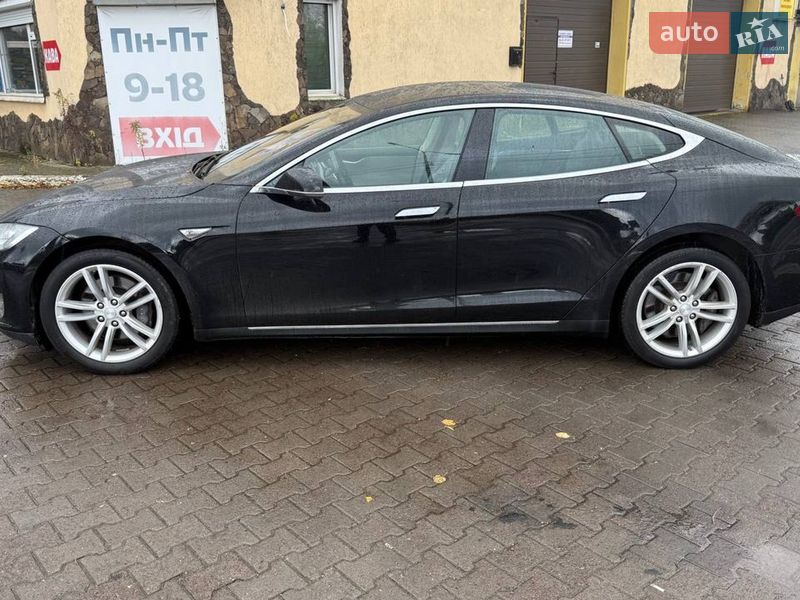 Лифтбек Tesla Model S 2014 в Кременчуге
