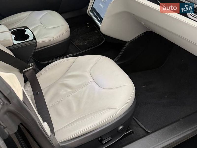 Лифтбек Tesla Model S 2014 в Кременчуге