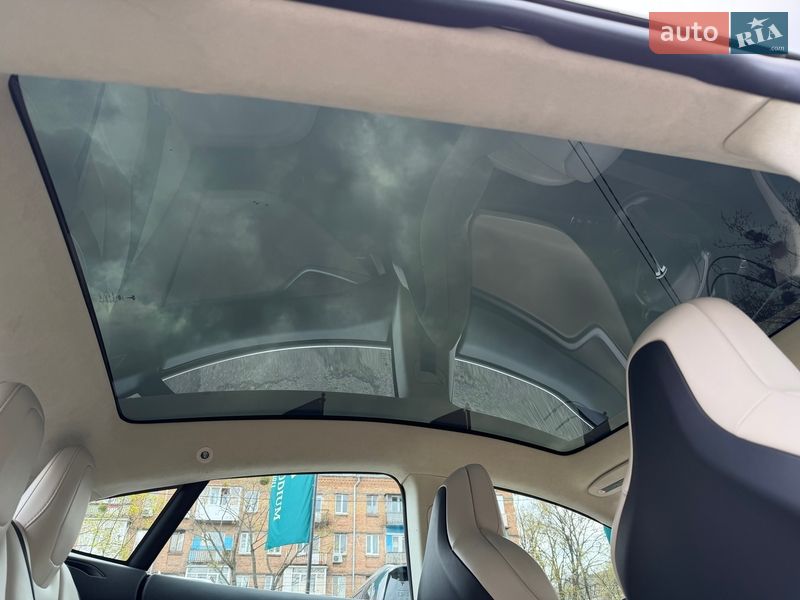 Ліфтбек Tesla Model S 2018 в Києві фото 36 Ліфтбек Tesla Model S 2018 в Києві