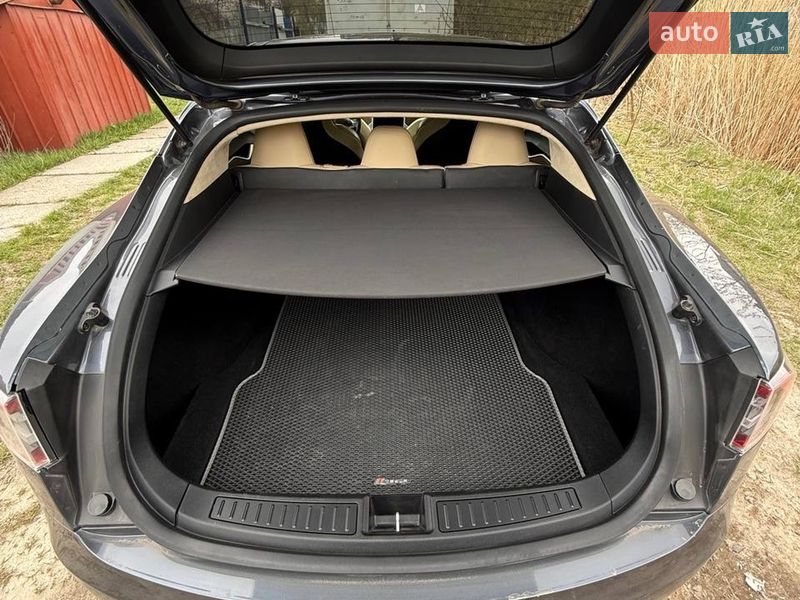 Лифтбек Tesla Model S 2017 в Львове фото 5 Лифтбек Tesla Model S 2017 в Львове