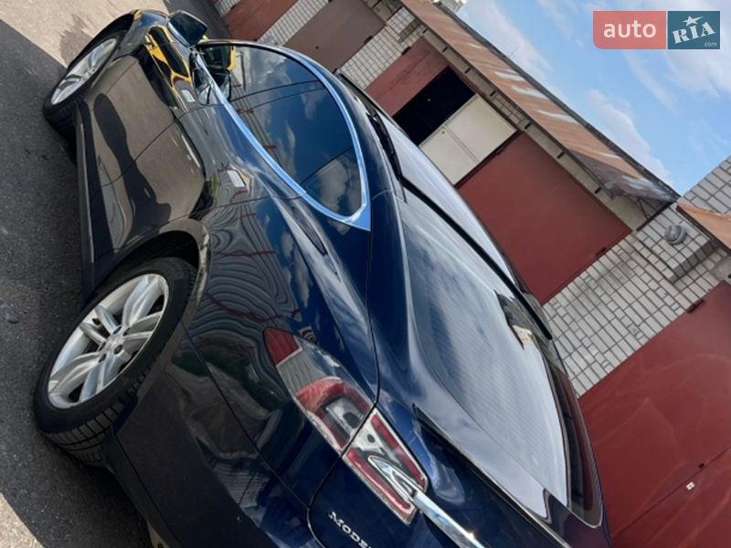 Лифтбек Tesla Model S 2014 в Ровно