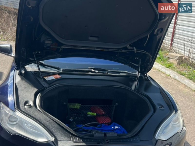 Лифтбек Tesla Model S 2014 в Ровно
