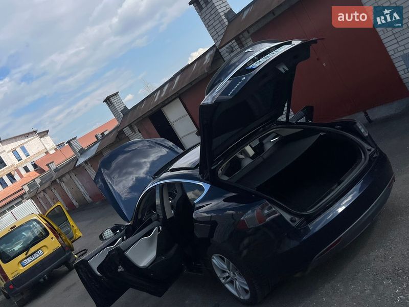 Лифтбек Tesla Model S 2014 в Ровно