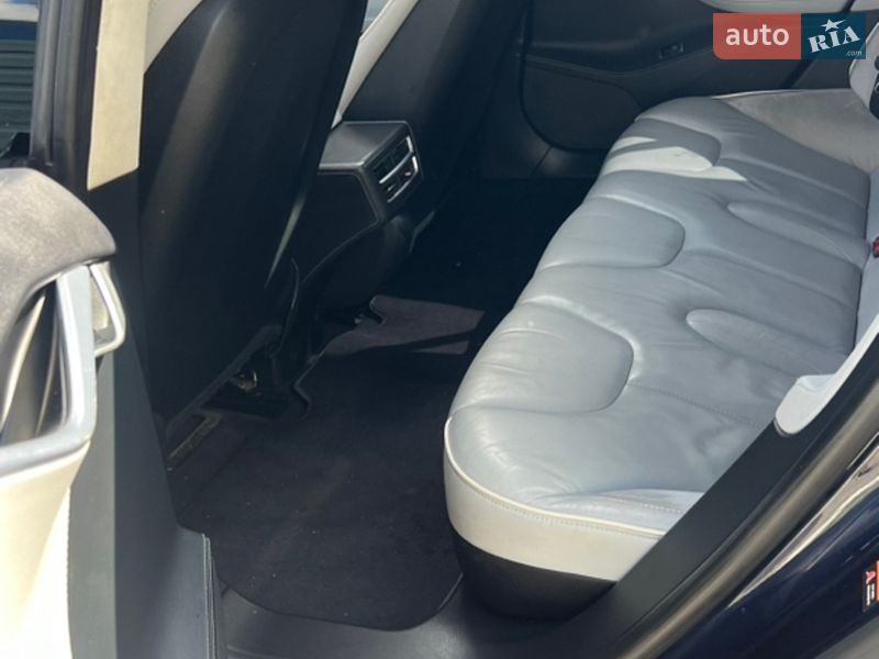 Ліфтбек Tesla Model S 2014 в Рівному