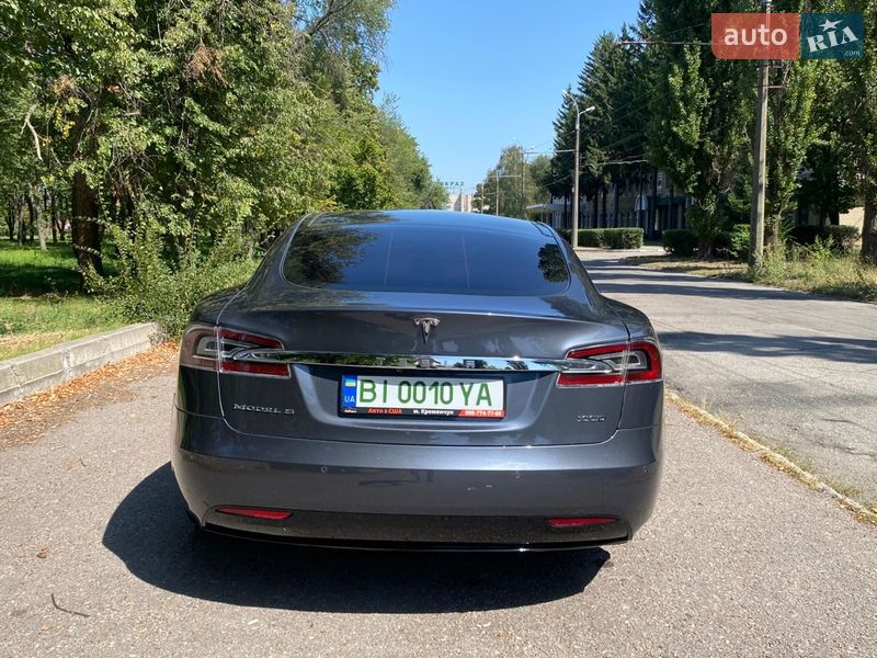 Лифтбек Tesla Model S 2017 в Кременчуге