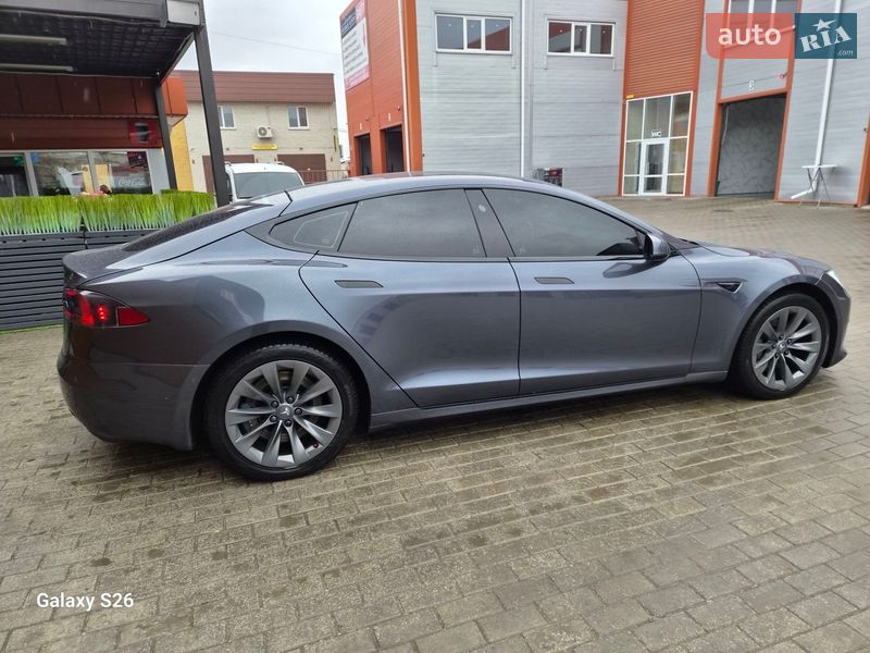 Лифтбек Tesla Model S 2019 в Сумах