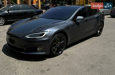 Лифтбек Tesla Model S 2019 в Днепре