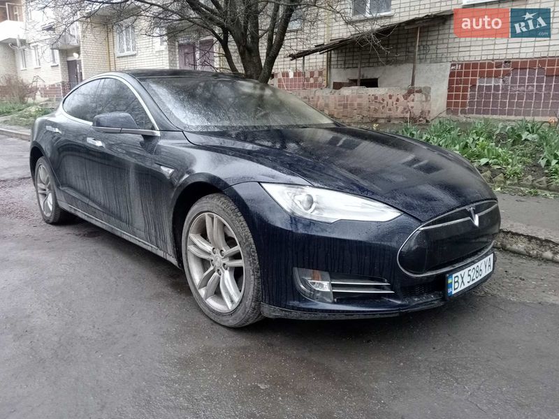 Tesla Model S 2013