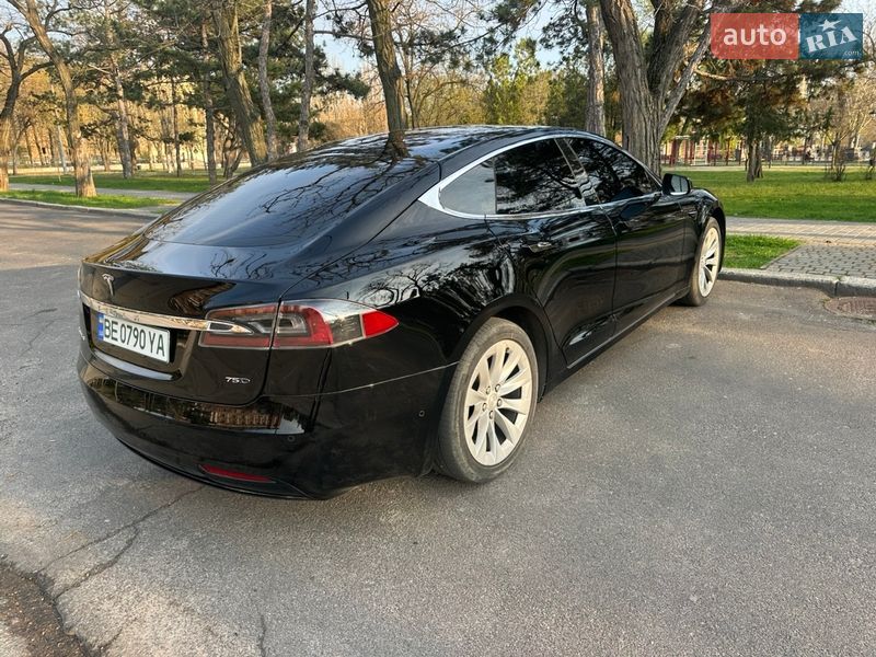 Лифтбек Tesla Model S 2018 в Николаеве