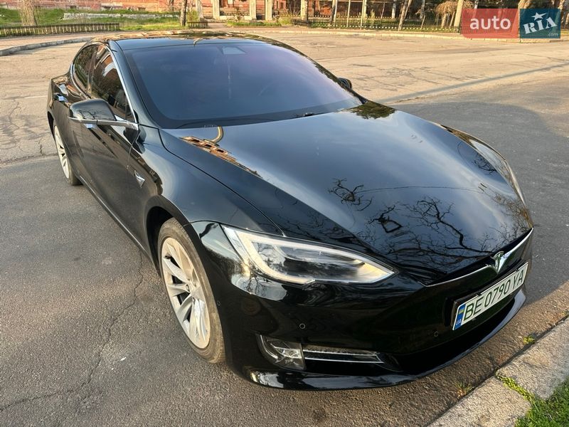Лифтбек Tesla Model S 2018 в Николаеве