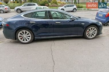 Ліфтбек Tesla Model S 2015 в Києві