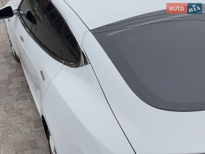Ліфтбек Tesla Model S 2013 в Тернополі