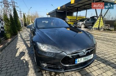 Ліфтбек Tesla Model S 2015 в Богородчанах