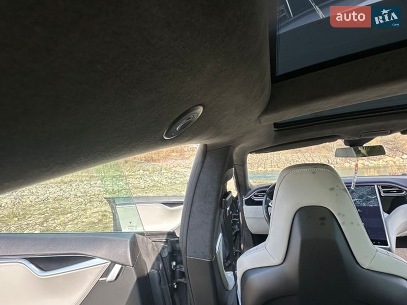 Ліфтбек Tesla Model S 2015 в Богородчанах