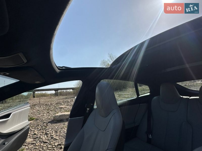 Ліфтбек Tesla Model S 2015 в Богородчанах