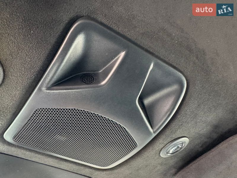 Лифтбек Tesla Model S 2016 в Киеве