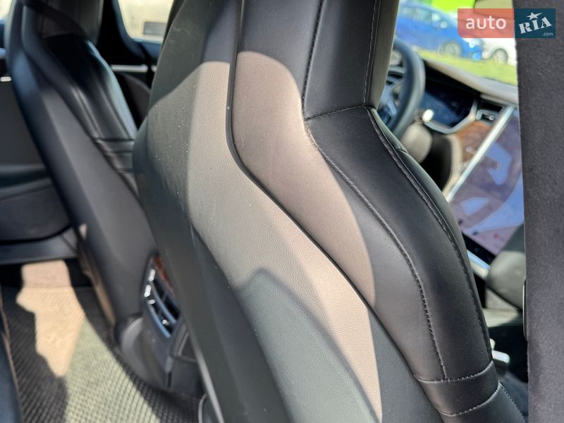 Лифтбек Tesla Model S 2016 в Киеве