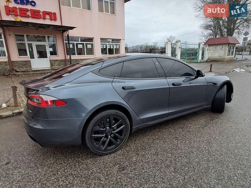 Лифтбек Tesla Model S 2021 в Коломые