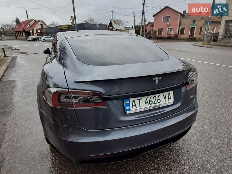 Лифтбек Tesla Model S 2021 в Коломые