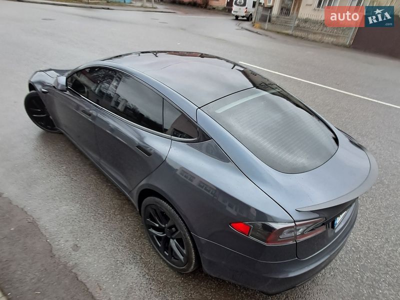 Лифтбек Tesla Model S 2021 в Коломые