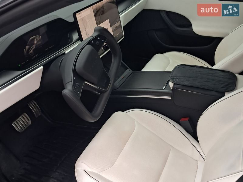 Лифтбек Tesla Model S 2021 в Коломые