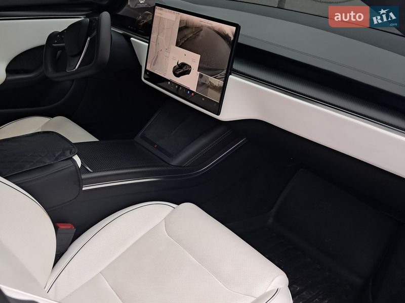 Лифтбек Tesla Model S 2021 в Коломые