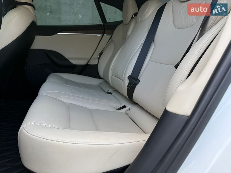 Ліфтбек Tesla Model S 2021 в Києві